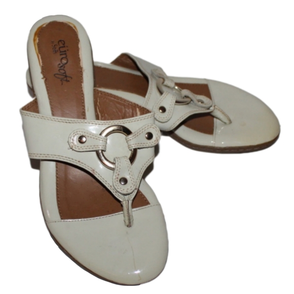 Women's Slip-On Heeled Flip-Flops - Picture 16 of 16